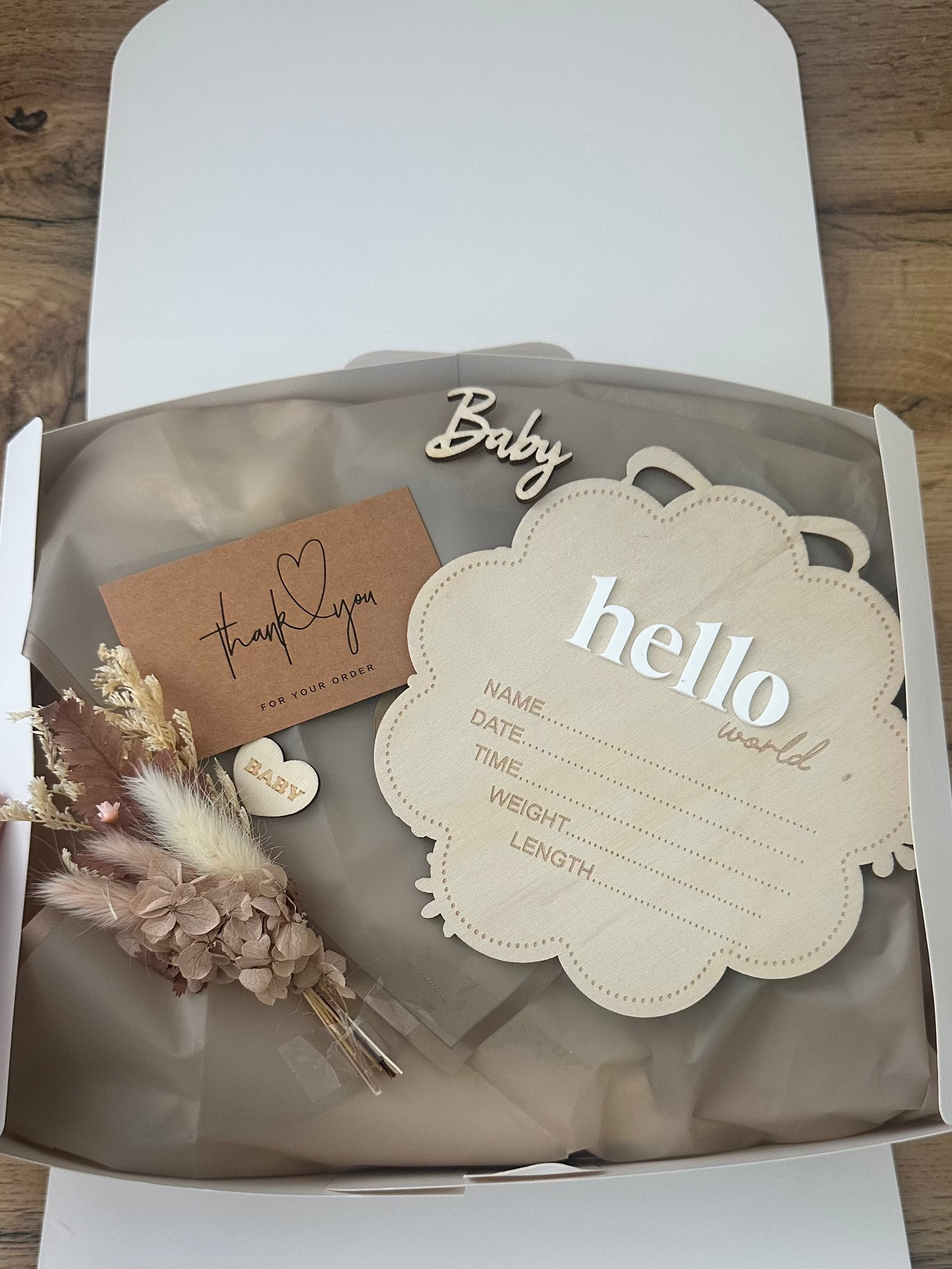 Neutral New baby arrival personalised gift Box