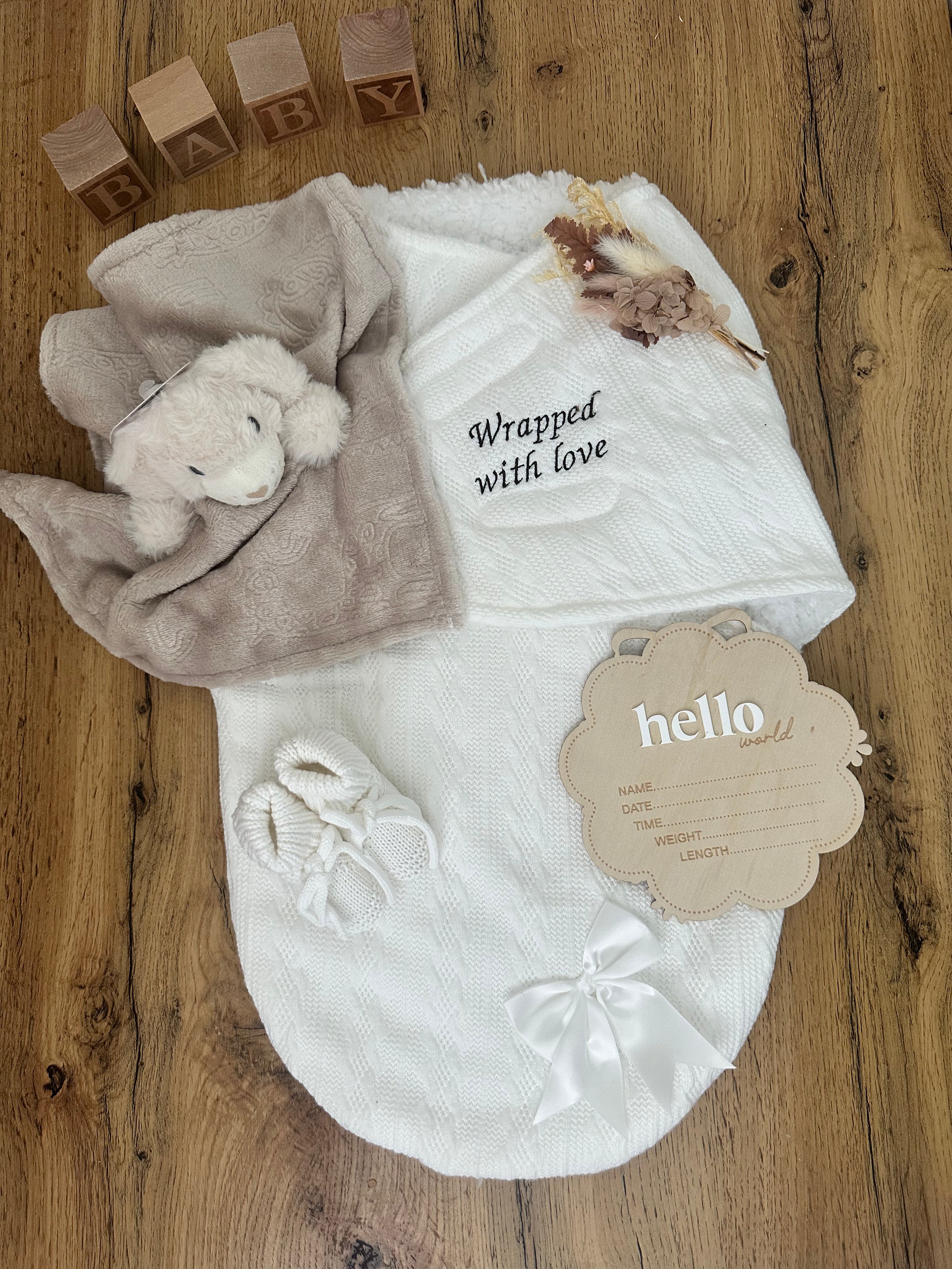 Neutral New baby arrival personalised gift Box
