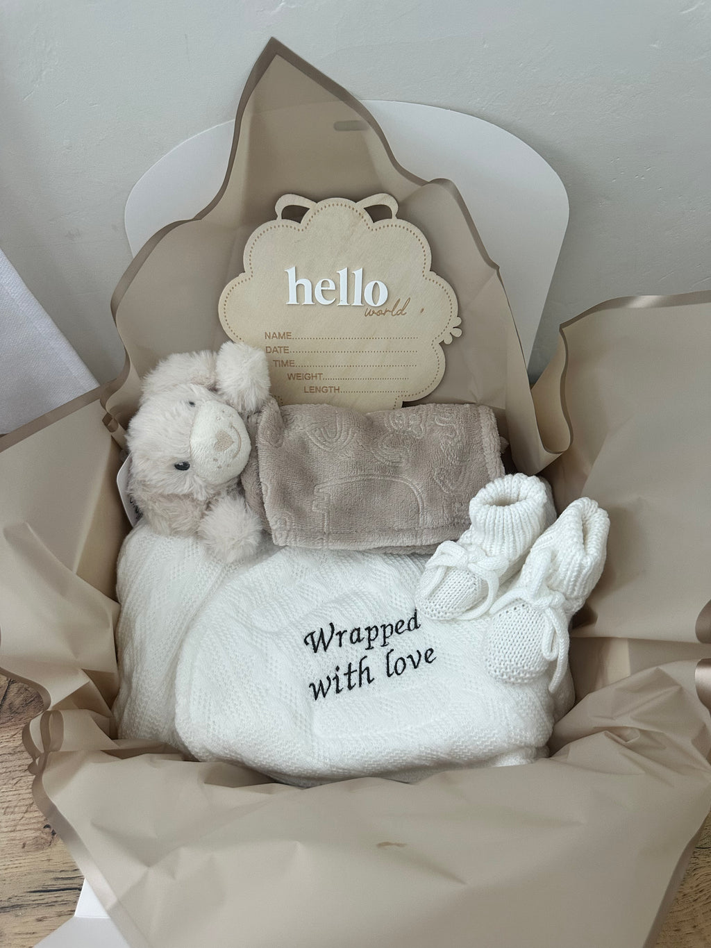 Neutral New baby arrival personalised gift Box