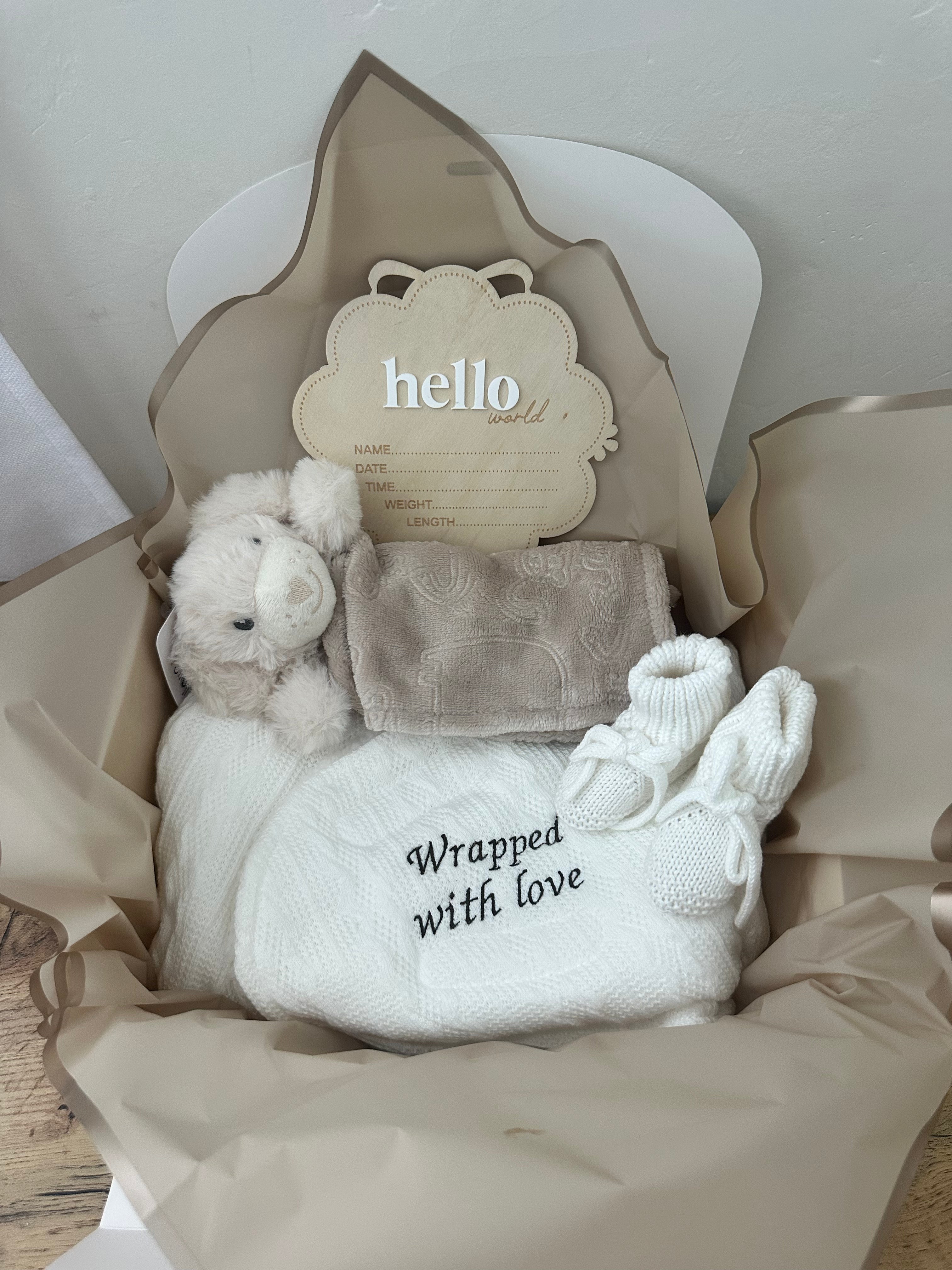 Neutral New baby arrival personalised gift Box